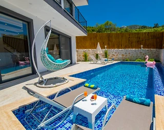 Kaş Sarıbelen'de Sakin Konumda, Özel Havuzlu, Jakuzili Villa - 4