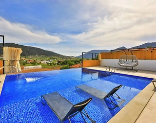 Kaş Sarıbelen'de Sakin Konumda, Özel Havuzlu, Konforlu Tatil Villası - 4