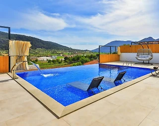 Kaş Sarıbelen'de Sakin Konumda, Özel Havuzlu, Konforlu Tatil Villası - 5