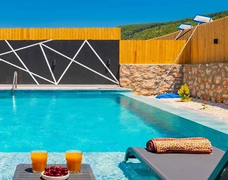 Kaş Sarıbelen'de Sakin Konumda, Özel Havuzlu, Modern Bungalov - 5