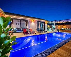 Kaş Sarıbelen'de Sesiz Konumda, Jakuzili, Modern Tasarımlı Villa - 3