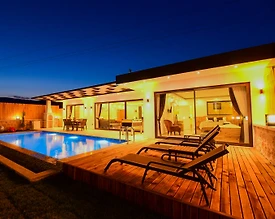 Kaş Sarıbelen'de Sesiz Konumda, Jakuzili, Modern Tasarımlı Villa - 2