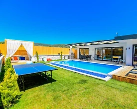 Kaş Sarıbelen'de Sessiz Konumda, Jakuzili, Modern Tasarımlı Villa - 2