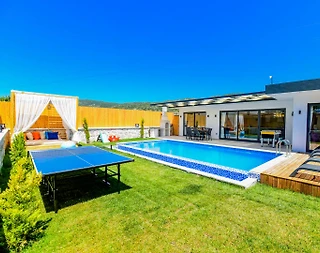 Kaş Sarıbelen'de Sessiz Konumda, Jakuzili, Modern Tasarımlı Villa - 2