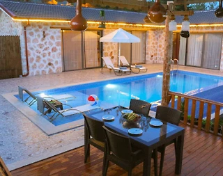 Kaş Sarıbelen'de Taş Mimarili, Özel Havuzlu, Jakuzili Villa - 1
