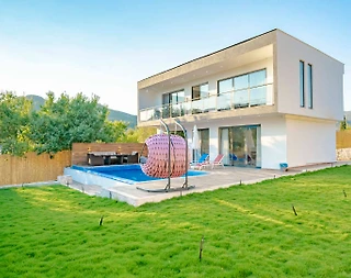 Kaş Sarıbelen'de Yemyeşil Bahçe İçerisinde, Özel Havuzlu, 2+1 Villa - 1