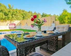 Kaş Sarıbelen'de Yemyeşil Bahçe İçerisinde, Özel Havuzlu, 2+1 Villa - 3