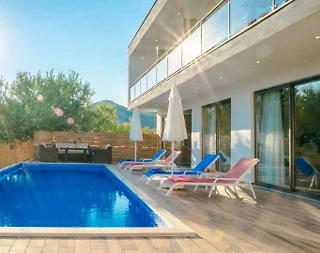 Kaş Sarıbelen'de Yemyeşil Bahçe İçerisinde, Özel Havuzlu, 2+1 Villa - 5