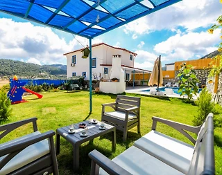 Kaş Sarıbelen'de Yemyeşil Bahçeli, Özel Havuzlu, Langırtlı, Kiralık Villa - 3