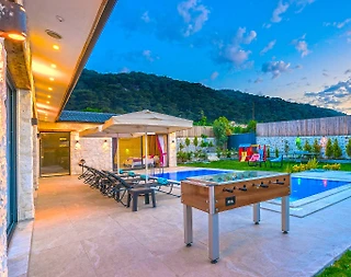 Kaş Sarıbelen'de Yemyeşil Bahçeli, Özel Havuzlu, Modern Villa - 3