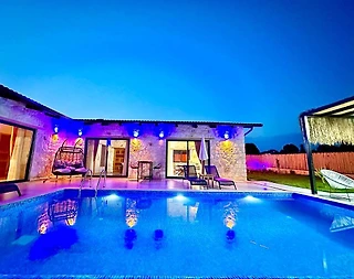 Kaş Uğrar'da Enfes Doğada, Özel Havuzlu, Jakuzili Villa - 2