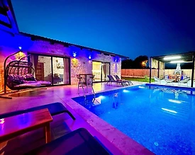 Kaş Uğrar'da Enfes Doğada, Özel Havuzlu, Jakuzili Villa - 3
