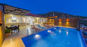 Kaş Ulugöl'de Doğa İçerisinde, Özel Havuzlu ve Jakuzili, Kiralık Villa