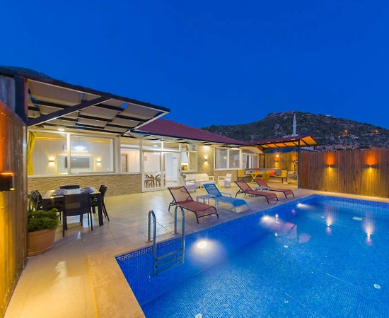 Kaş Ulugöl'de Doğa İçerisinde, Özel Havuzlu ve Jakuzili, Kiralık Villa - 1