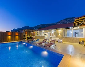 Kaş Ulugöl'de Doğa İçerisinde, Özel Havuzlu ve Jakuzili, Kiralık Villa - 2