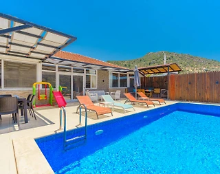 Kaş Ulugöl'de Doğa İçerisinde, Özel Havuzlu ve Jakuzili, Kiralık Villa - 1