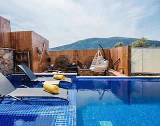 Kaş Ulugöl'de Merkeze Yakın, Özel Havuzlu, Konforlu Villa - 4