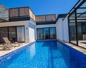 Kaş Üzümlü'de Balayı Çiftlerine Uygun, Isıtmalı Havuzlu, Modern Villa - 2