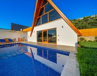Kaş Üzümlü'de Balayı Çiftlerine Uygun, Özel Havuzlu, Şık Bungalov - 1