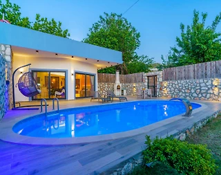 Kaş Üzümlü'de Balayı Çiftlerine Uygun, Özel Havuzlu, 1+0 Villa - 2