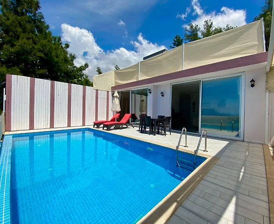 Kaş Üzümlü'de Balayı Çiftlerine Uygun, Özel Havuzlu, 1+1 Villa - 1