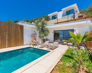 Kaş Üzümlü'de Balayı Çiftlerine Uygun, Isıtmalı Havuzlu, Şık Villa - 2