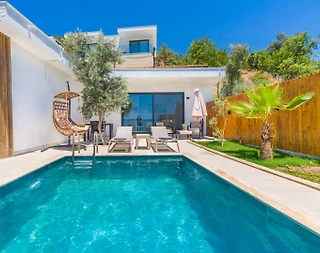 Kaş Üzümlü'de Balayı Çiftlerine Uygun, Isıtmalı Havuzlu, Şık Villa - 3