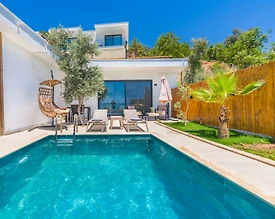 Kaş Üzümlü'de Balayı Çiftlerine Uygun, Isıtmalı Havuzlu, Şık Villa - 3