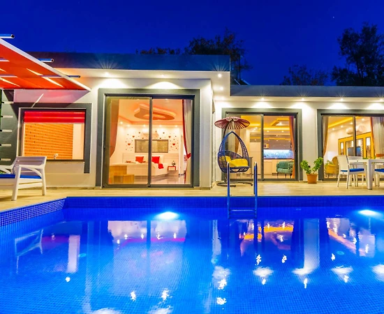 Kaş Üzümlü'de Balayı Çiftlerine Uygun, Özel Havuzlu, Konforlu Villa - 1