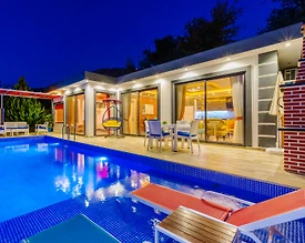 Kaş Üzümlü'de Balayı Çiftlerine Uygun, Özel Havuzlu, Konforlu Villa - 2