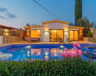 Kaş Üzümlü'de Balayı Çiftlerine Uygun, Özel Havuzlu, Konforlu Villa - 1