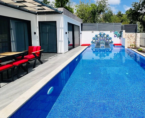Kaş Üzümlü'de Balayı Çiftlerine Uygun, Özel Havuzlu, Modern Villa - 1