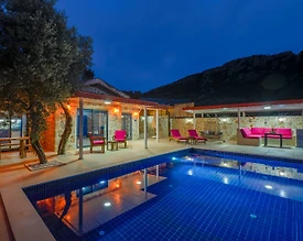 Kaş Üzümlü'de Balayı Çiftlerine Uygun, Özel Havuzlu, Modern Villa - 2