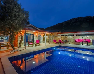 Kaş Üzümlü'de Balayı Çiftlerine Uygun, Özel Havuzlu, Modern Villa - 2