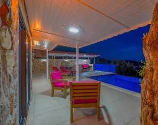 Kaş Üzümlü'de Balayı Çiftlerine Uygun, Özel Havuzlu, Modern Villa - 4