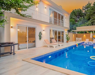 Kaş Üzümlü'de Çekirdek Ailelere Uygun, Özel Havuzlu, Jakuzili Villa - 1