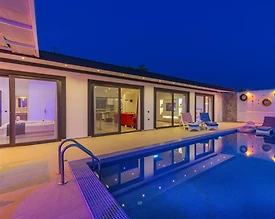 Kaş Üzümlü'de Çocuk Oyun Alanlı, Özel Havuzlu, Jakuzili Villa  - 2