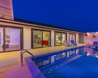 Kaş Üzümlü'de Çocuk Oyun Alanlı, Özel Havuzlu, Jakuzili Villa - 2