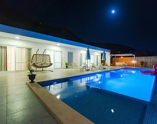 Kaş Üzümlü'de Dağ ve Doğa Manzaralı, Özel Havuzlu, Modern Villa - 2