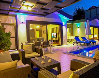 Kaş Üzümlü'de Doğa İçerisinde, Özel Havuzlu, Hamam ve Saunalı Villa - 1