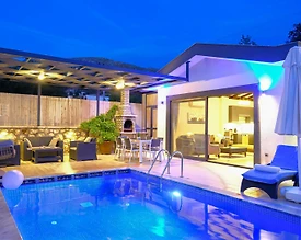 Kaş Üzümlü'de Doğa İçerisinde, Özel Havuzlu, Hamam ve Saunalı Villa - 3