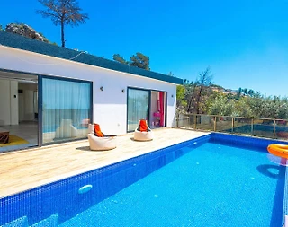 Kaş Üzümlü'de Doğa İçerisinde, Özel Havuzlu, Yazlık Villa - 1