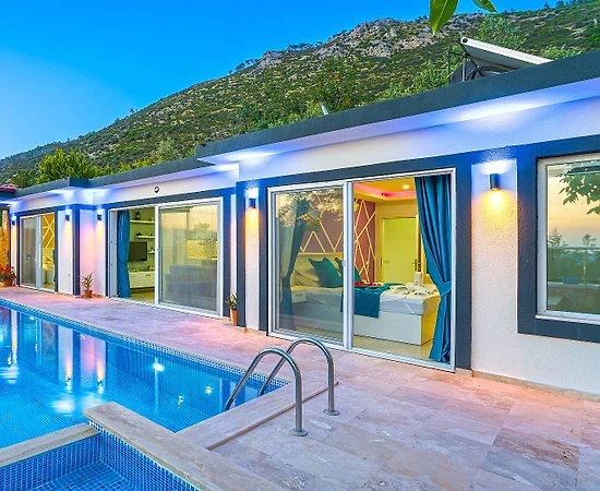 Kaş Üzümlü'de Doğa İle İç İçe, Özel Havuzlu, 2+1 Villa - 1