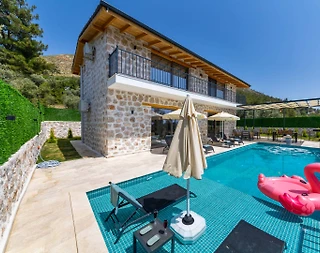 Kaş Üzümlü'de Doğa İle İç İçe, Özel Havuzlu, Kiralık Villa - 1