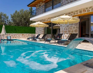 Kaş Üzümlü'de Doğa İle İç İçe, Özel Havuzlu, Kiralık Villa - 2