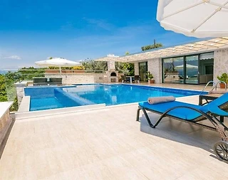 Kaş Üzümlü'de Doğa Manzaralı, Isıtmalı Özel Havuzlu, Konforlu Villa - 3