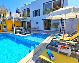 Kaş Üzümlü'de Doğa Manzaralı, Özel Havuzlu, Muhafazakar Villa - 2