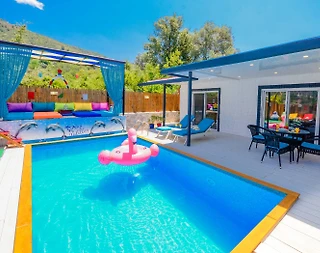 Kaş Üzümlü'de Doğayla İç İçe, Özel Havuzlu, Jakuzili Villa - 1