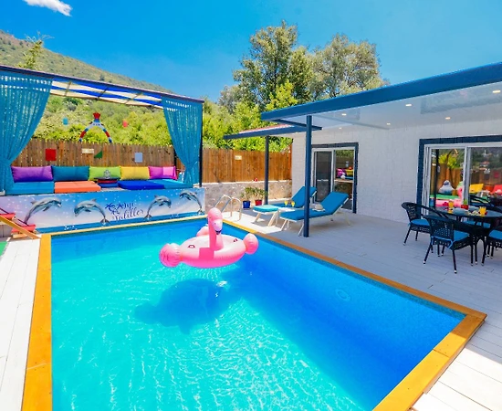 Kaş Üzümlü'de Doğayla İç İçe, Özel Havuzlu, Jakuzili Villa - 1