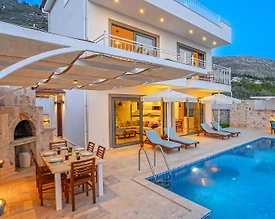 Kaş Üzümlü'de Geniş Ailelere Uygun, Özel Havuzlu, 3+1 Villa - 2